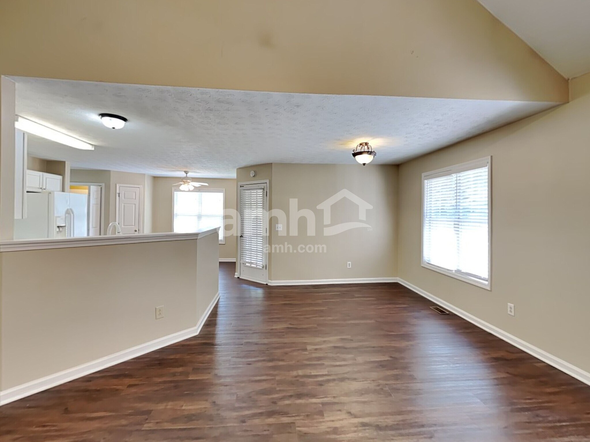Building Photo - 3930 Pheasant Run Trce