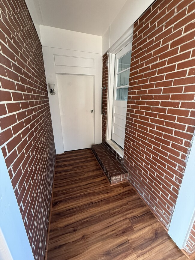 Building Photo - 61 Loganberry Cir