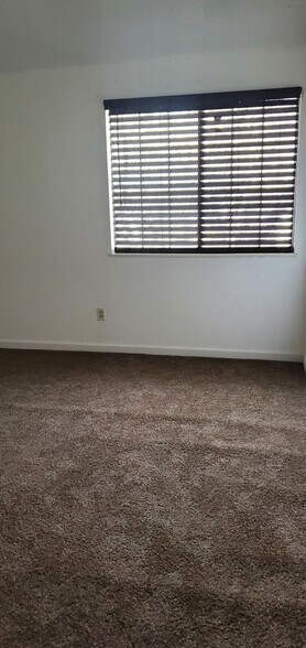 Building Photo - 14192 E Colorado Dr