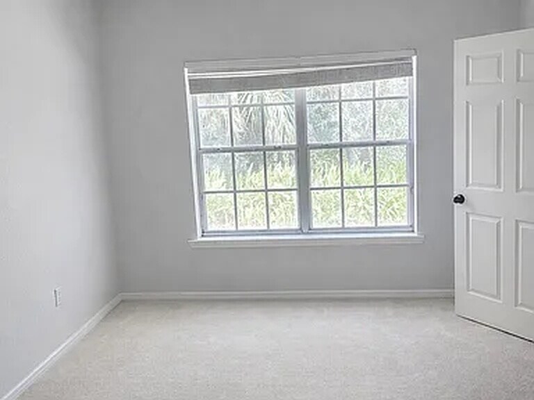 Building Photo - 3549 Kings Rd