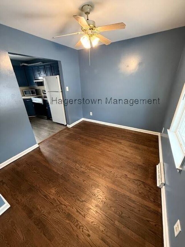 Building Photo - 528 Virginia Ave