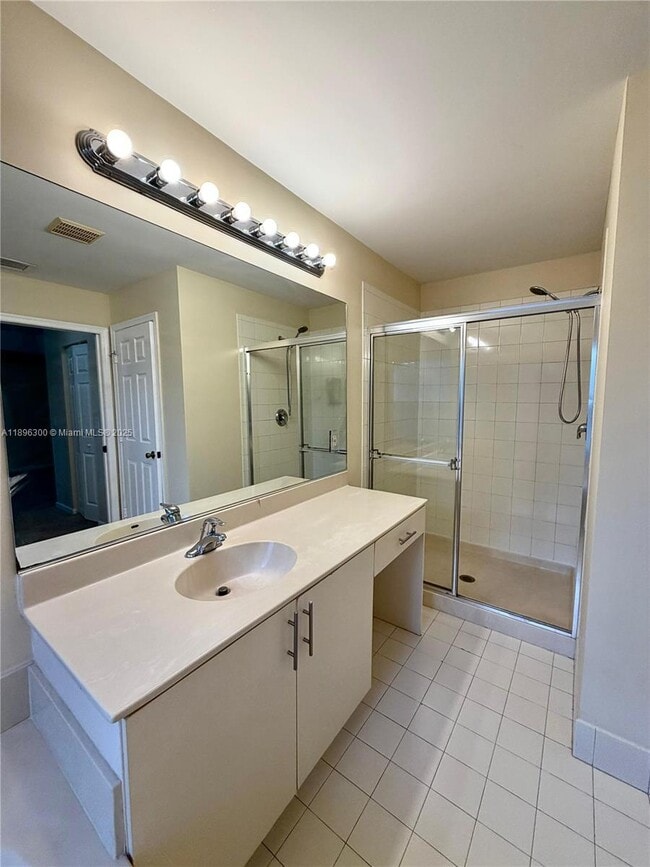 Building Photo - 12463 SW 44th Ct
