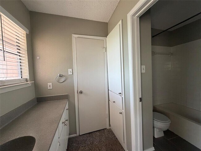Building Photo - 5305 Indio Cove