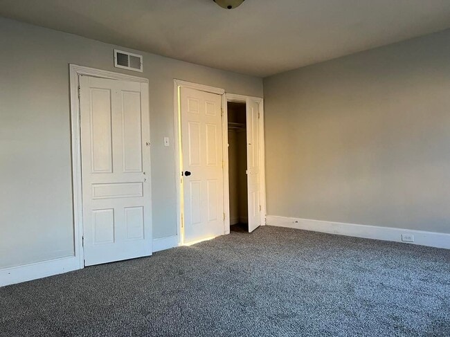 Building Photo - 1832 Green St