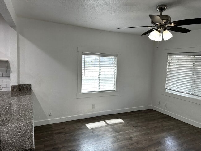 Building Photo - 1532 N Calaveras St