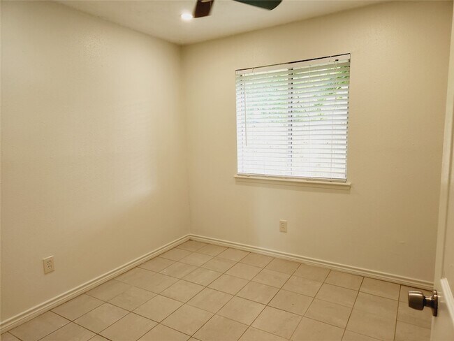 Building Photo - 23503 Prairie Bird Dr