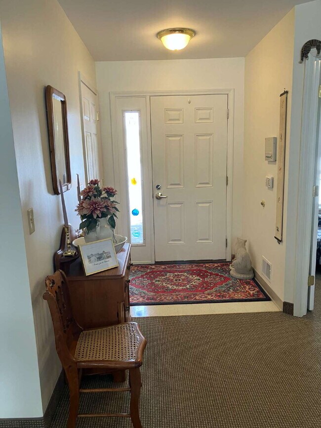 Building Photo - 3 Bedroom/Office 1.5 bath in the Village of Fairport - Available May 2026! $3,050/month