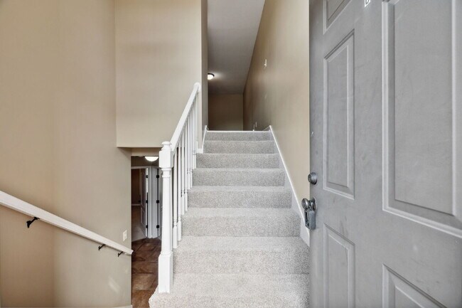 Building Photo - 1723 D THISTLEWOOD DR