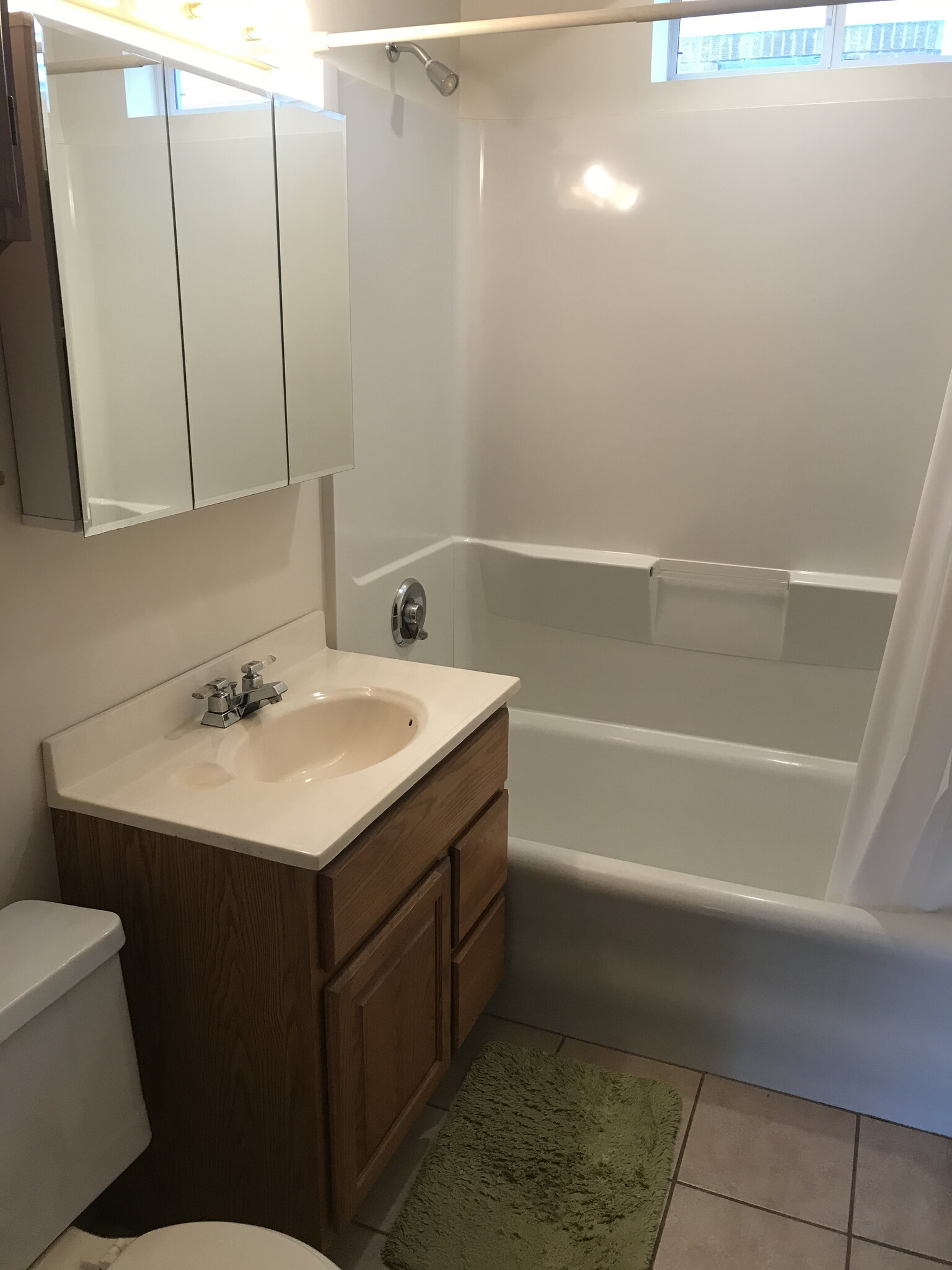 Bath - 5628 W Washington Blvd