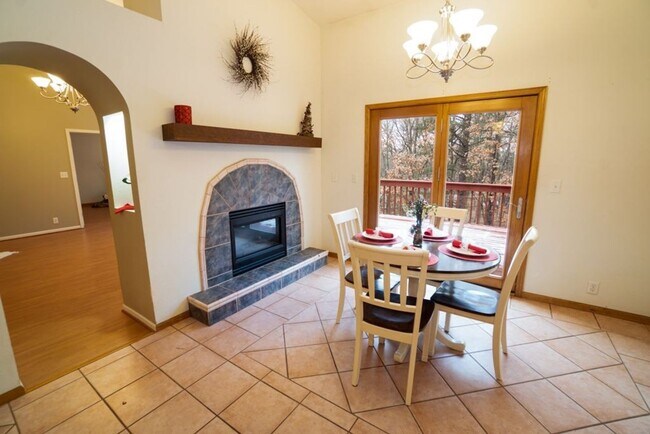 Building Photo - Charming 3-Bedroom Home with Fireplaces an...