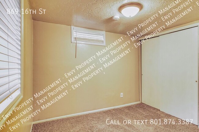 Building Photo - 869 16th St