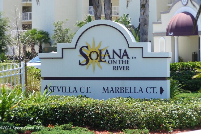 Building Photo - 7048 Sevilla Ct