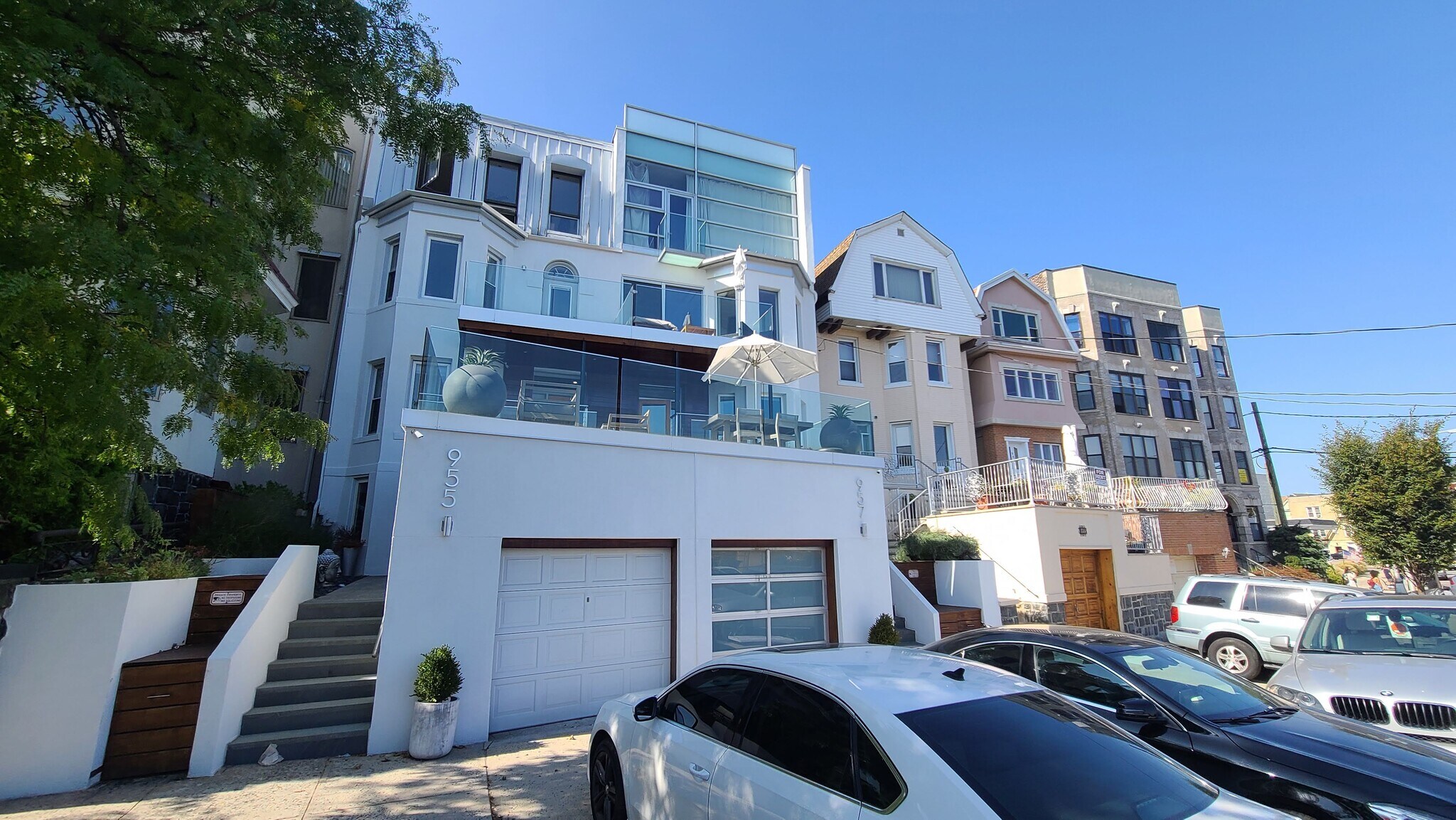 Building Photo - 955 Boulevard E