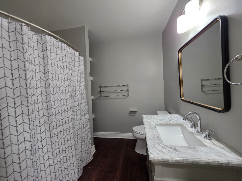 Building Photo - 116 E 27th St