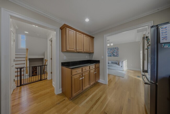 Building Photo - 1707 Summer St