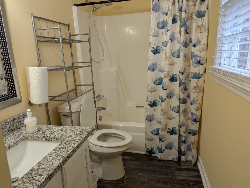 Building Photo - 858 Mann Rd