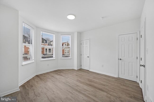 Building Photo - 462 E Cosgrove St