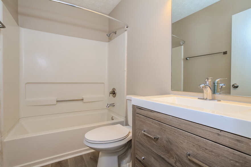Building Photo - 4559 Parkwick Dr