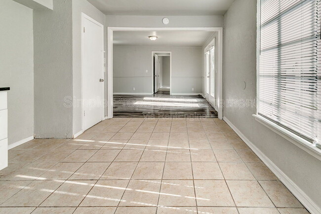 Building Photo - 820 NE 81st St