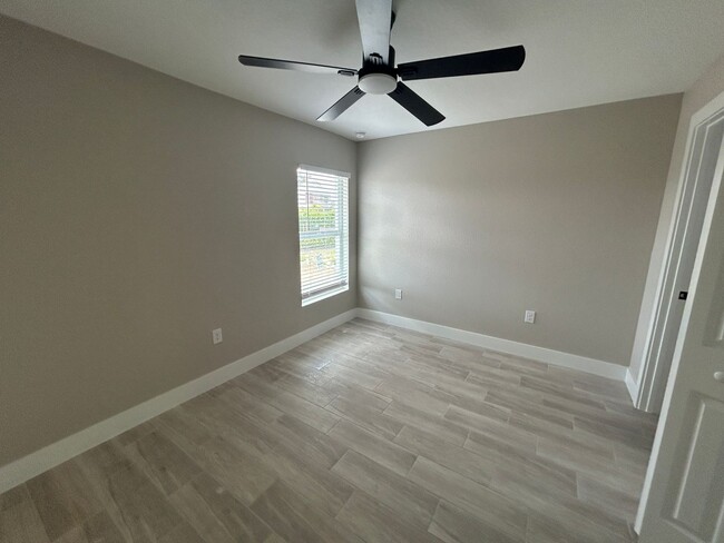 Building Photo - 2314 Kismet Pkwy