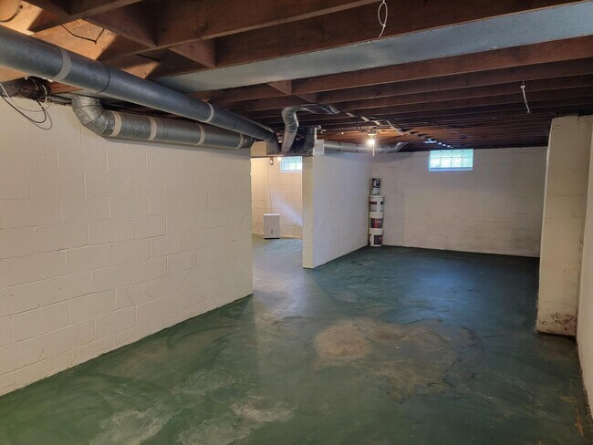 Building Photo - 594 Chatham Rd