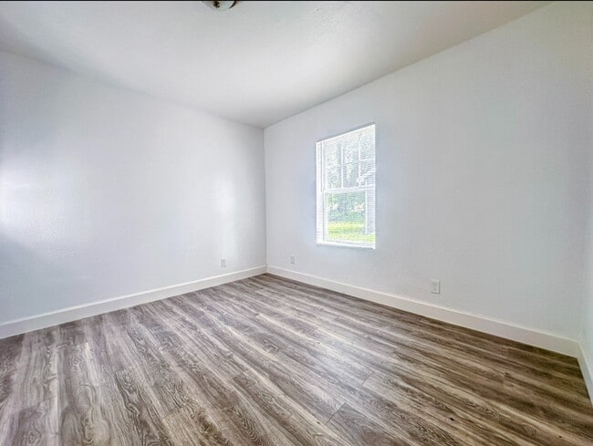 Building Photo - 2555 Pierce St