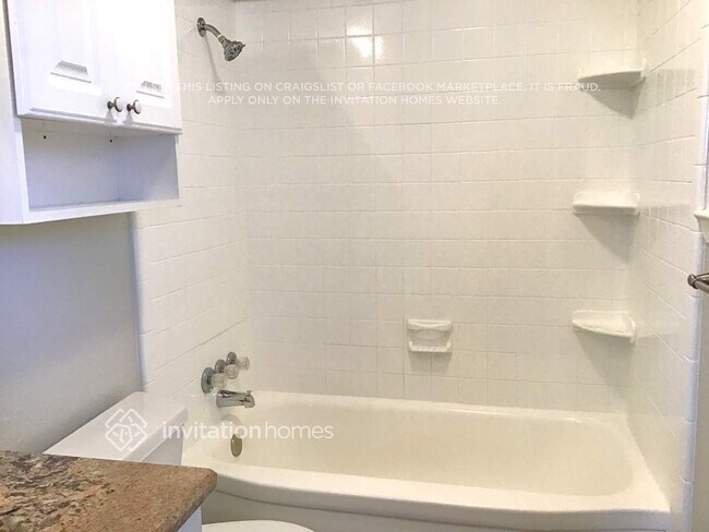 Building Photo - 436 Lexington Ln