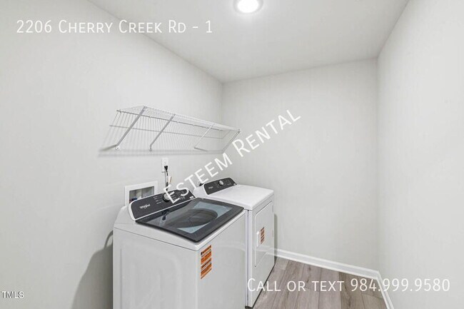 Building Photo - 2206 Cherry Crk Rd