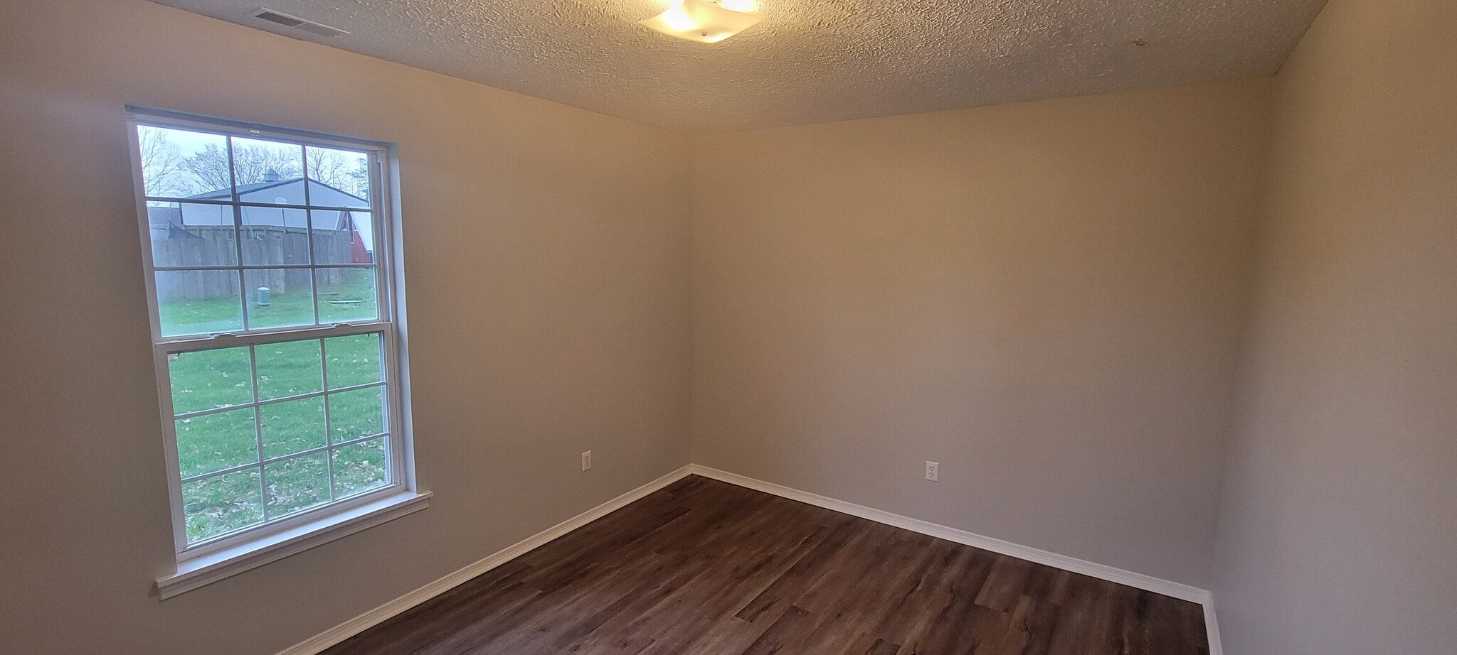 Building Photo - 277 Lakewood Dr