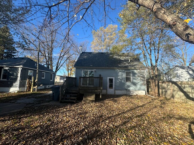 Building Photo - 3-Bedroom Home with Oversized 2-Car Garage...