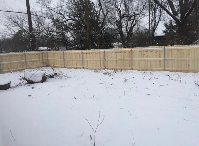 Building Photo - 1231 Westlawn Dr