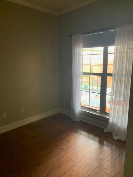 Building Photo - 502 Doloria Dr