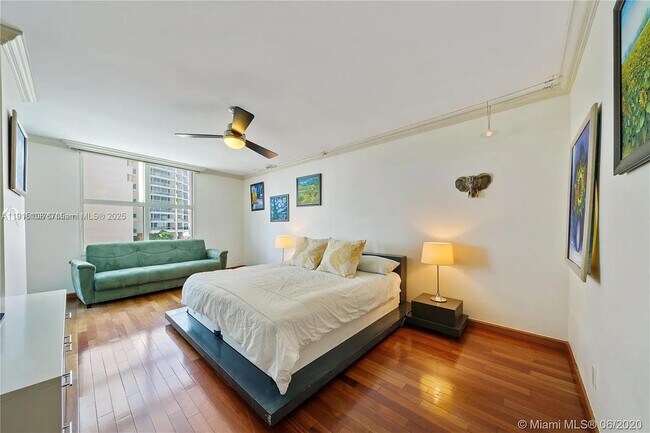 Building Photo - 1500 Ocean Dr