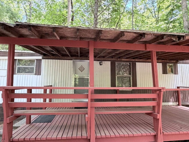 Building Photo - Affordable 3BR Home in Peaceful Hicks Lake Community