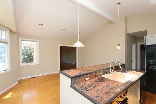 Building Photo - Piedmont Home with Bedroom Suite and Enclosed Yard