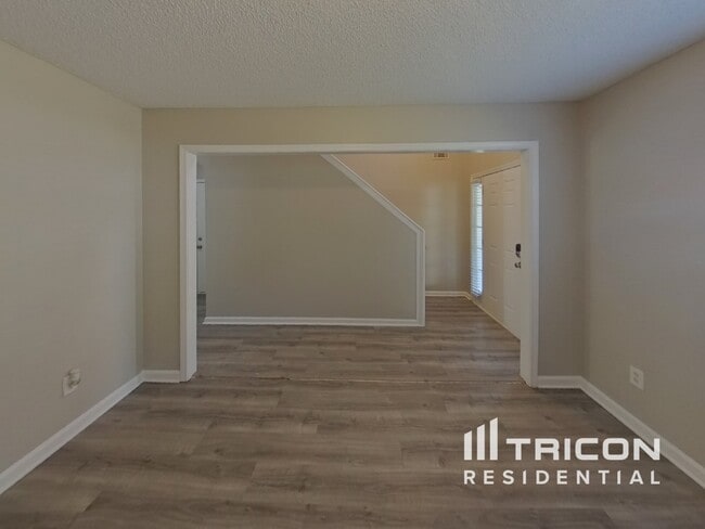 Building Photo - 5753 Village Loop
