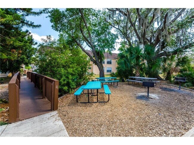 Building Photo - Pet Friendly 3 bedroom, 2 bathroom condo