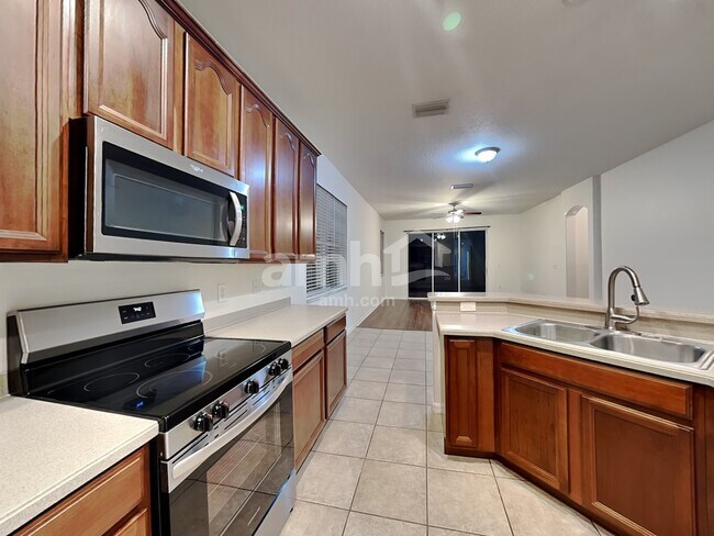 Building Photo - 11124 Creek Haven Dr