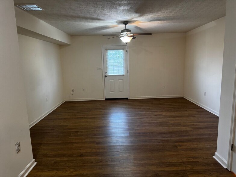 Building Photo - 115 Corvette View Ct