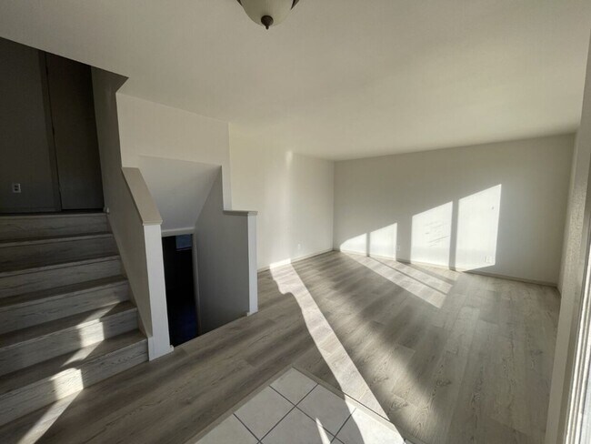 Building Photo - Coming Soon! Beautifully Remodeled 3-Bedro...