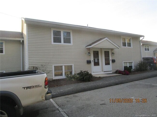 Building Photo - 38 Sunny Valley Rd