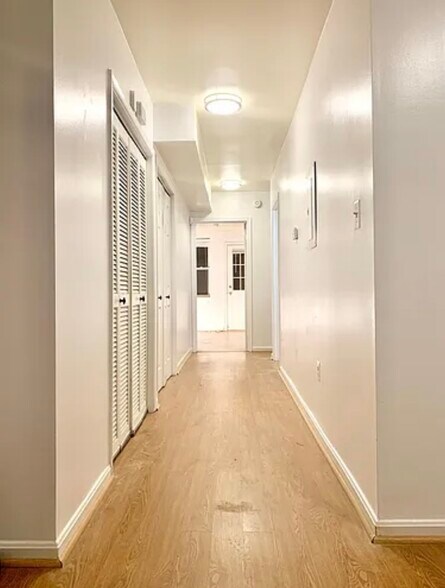 Building Photo - 1318 13th St NW