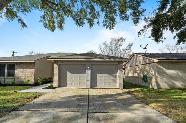 Building Photo - 119 Wood Hollow Dr