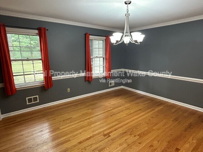 Building Photo - 4500 Connell Dr
