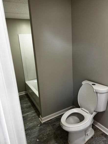 Building Photo - 3326 W 3rd St