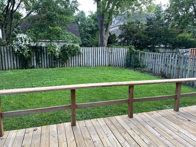 Building Photo - 3 Bedroom House Steps Away From Washington...