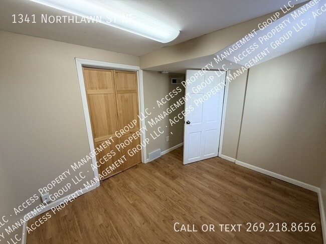 Building Photo - 1341 Northlawn St NE