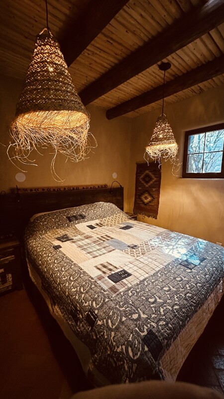 Building Photo - 824 Canyon Rd