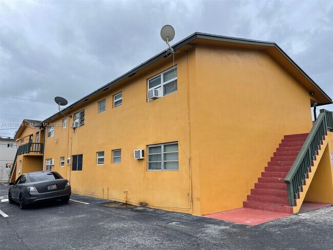 Building Photo - 1702 McKinley St