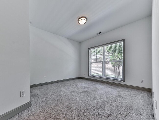 Building Photo - 419 Stovall Pl
